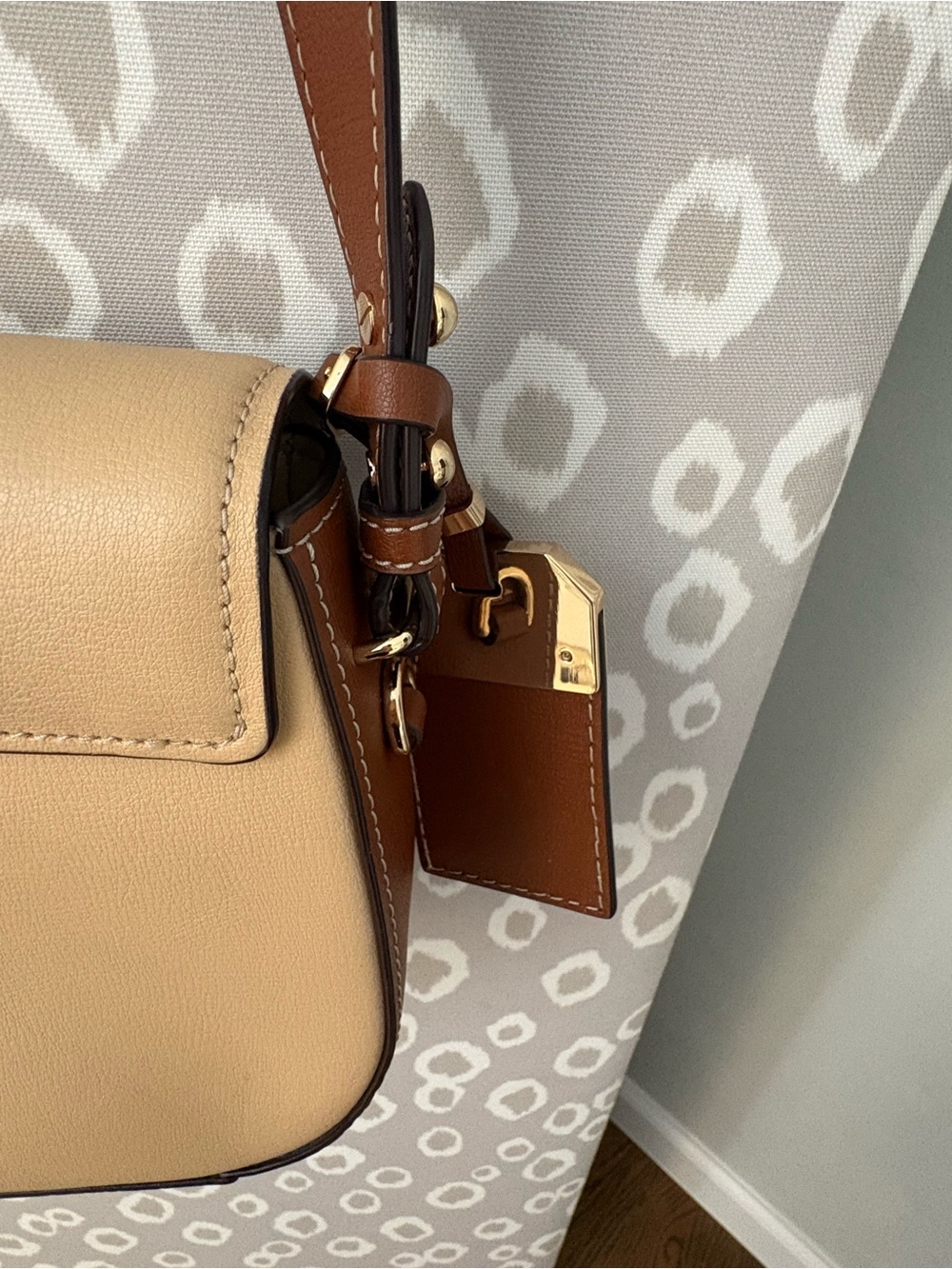 Marc Jacobs Beige and Brown Leather Crossbody Saddle Bag - Picture 4 of 16